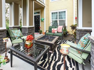 995 Springtree Ln, West Linn, OR 97068