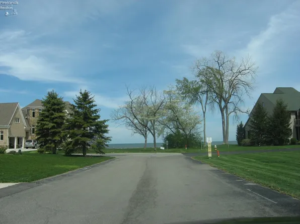11 Turtle Bay, Huron, OH 44839