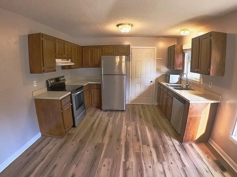 47 Forestdale Dr — Photo 8