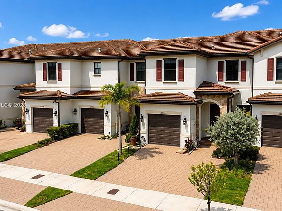 4th image of 10934 W 33rd Way
