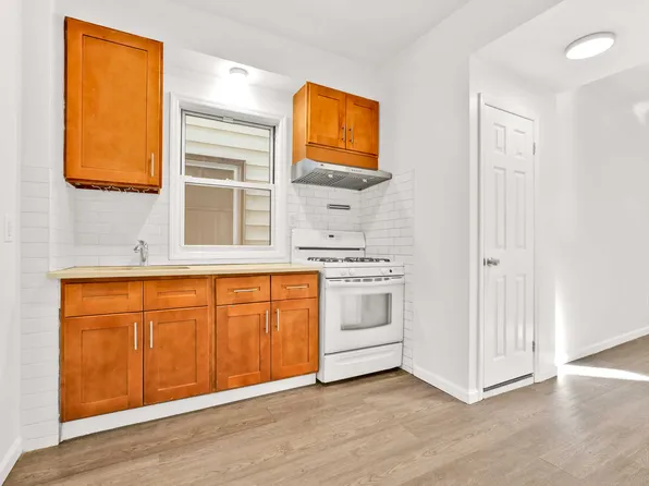 7-06 College Point Boulevard image 14 of 44