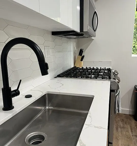 124 S Croft Ave #101 — Photo 12