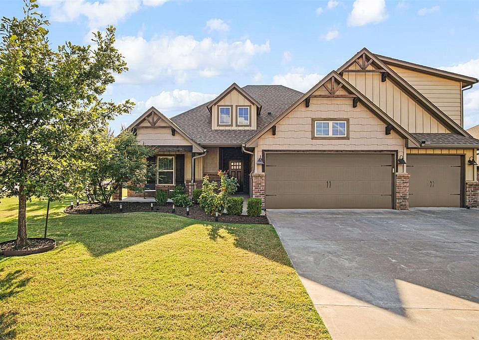 1st image of 4909 Mahogany Dr