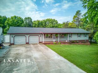 8220 Cedar Ln, Harrison, AR 72601