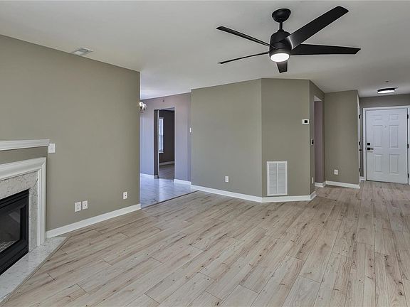 3rd image of 1233 Woodland Point Dr APT A