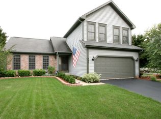 955 Ripple Brook Ln, Elgin, IL 60120