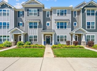 2041 Sequoia Ave, Mundelein, IL 60060