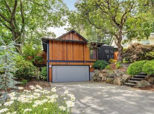 9325 NE 135th Ln, Kirkland, WA 98034