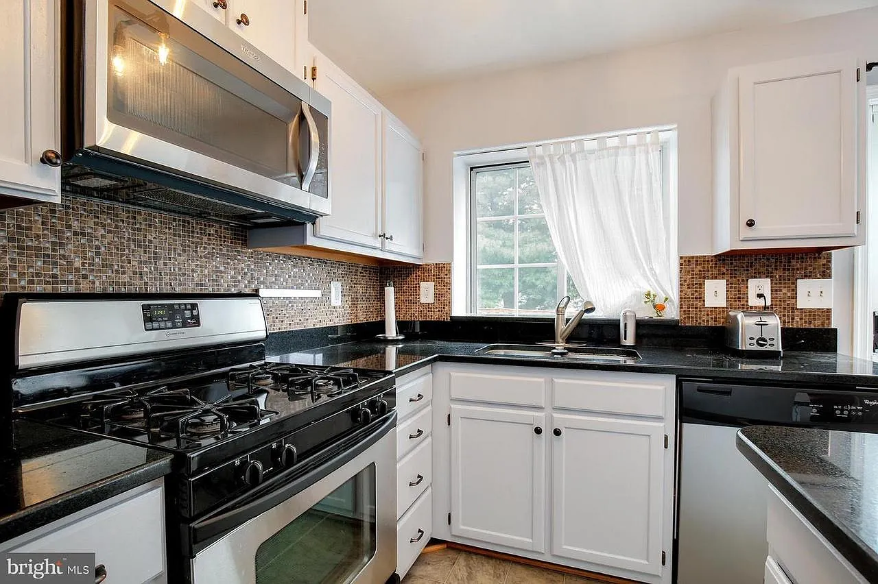 6563 Old Carriage Dr — Photo 4