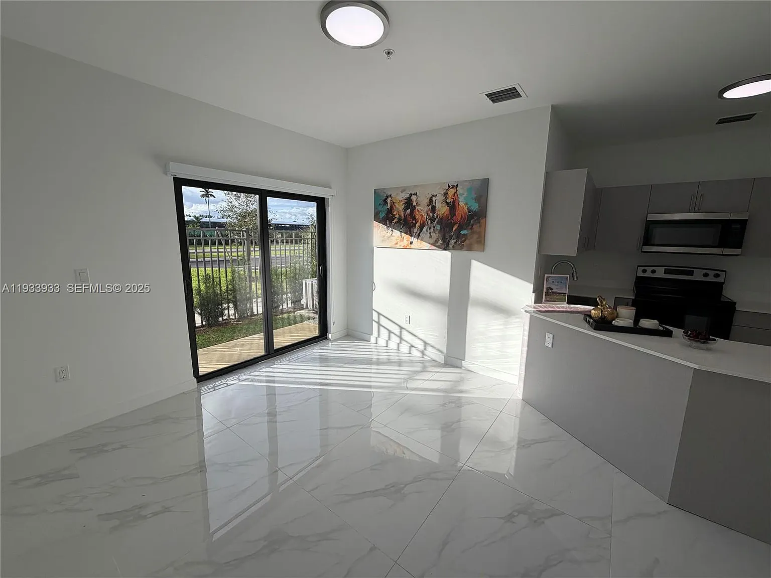 2 bed, 2.0 bath, $2,755 — Photo 4