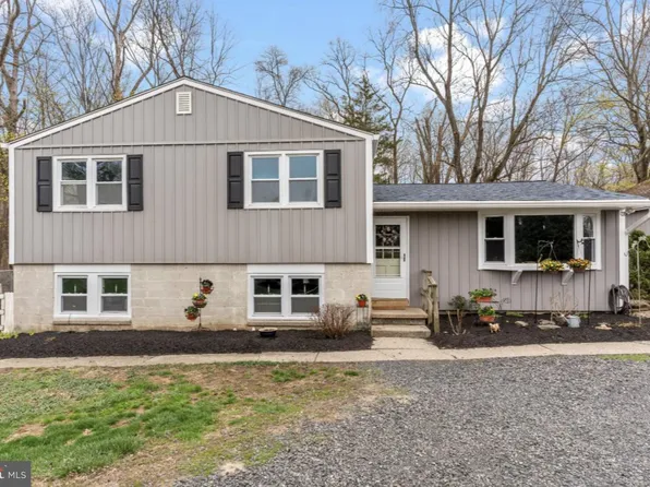 5486 Silo Hill Rd, Doylestown, PA 18902