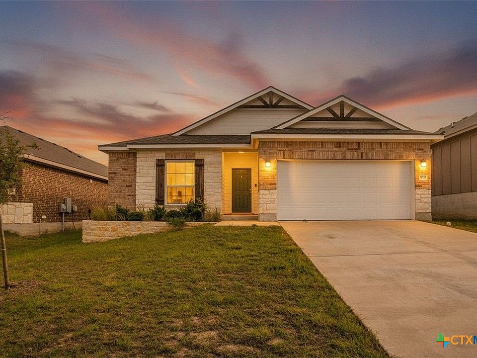 1st image of 2208 Chia Ct