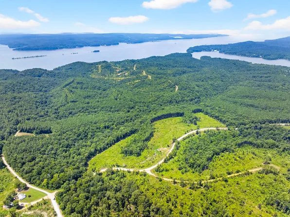 0 Twin Feathers Rd, Dover, TN 37058