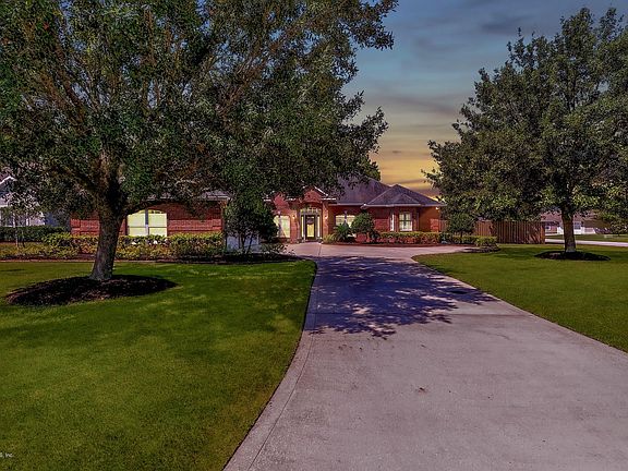 2nd image of 901 S Forest Creek Dr
