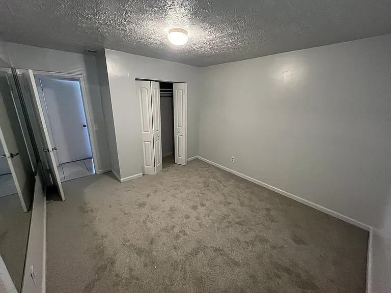 1074 Sparrow Ct — Photo 7