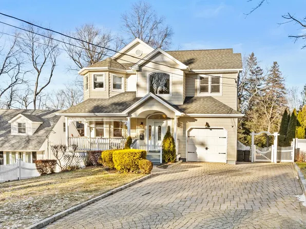 74 Bayberry Drive, Huntington, NY 11743