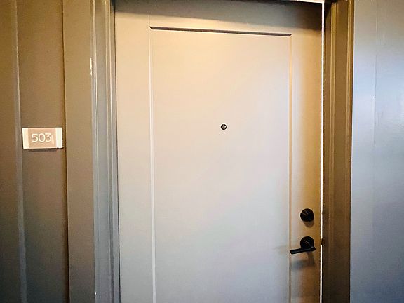 APARTMENT 503 ENTRANCE