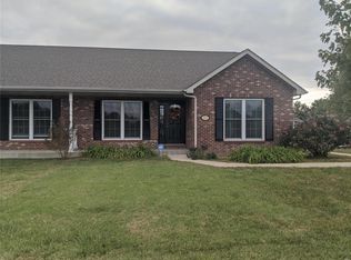 1063 S Jefferson St, Millstadt, IL 62260