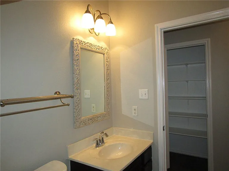 14200 Lake Victor Dr — Photo 65