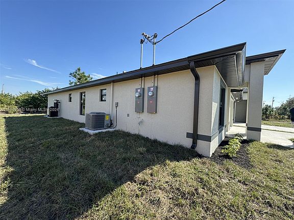 2nd image of 5116/5118 30th St SW