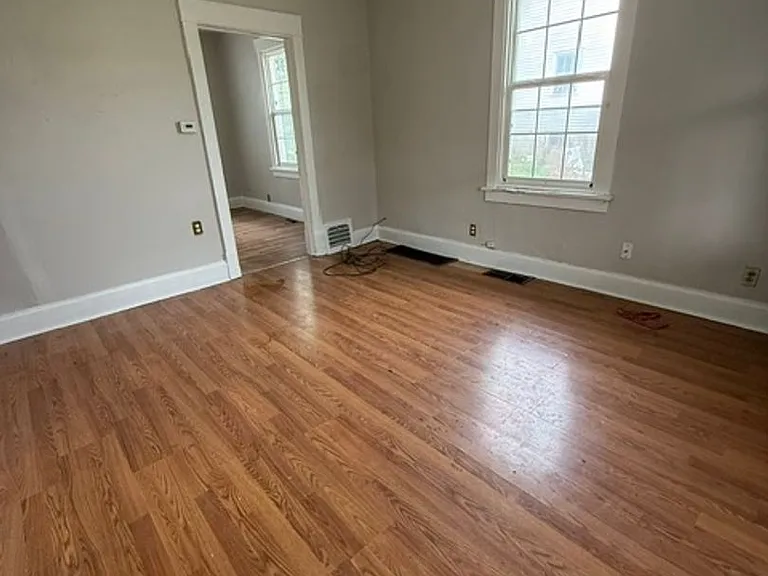 905 W Thrush Ave — Photo 16