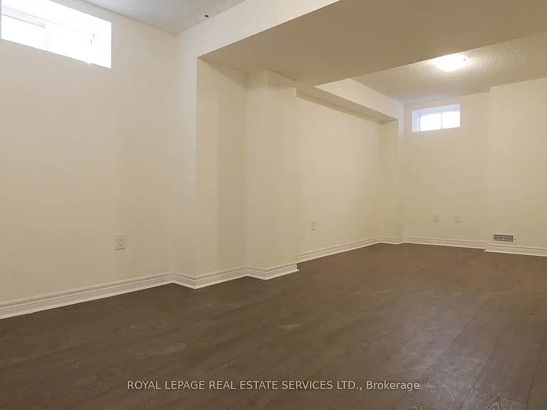 103 Huguenot Rd — Photo 35