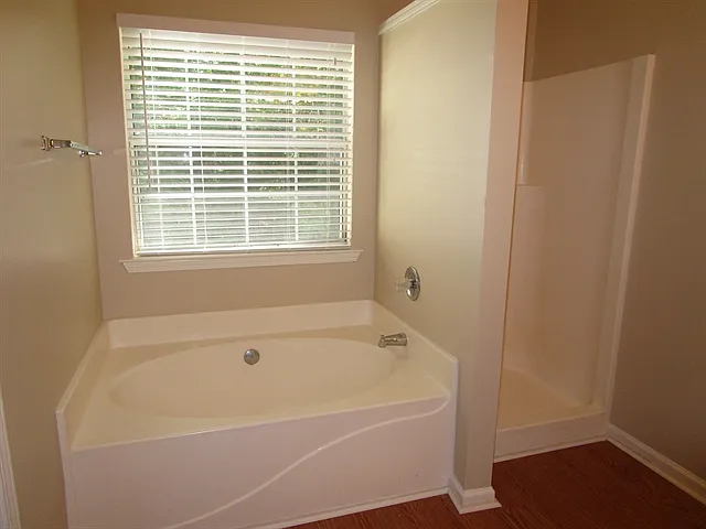 204 Carrie Dr — Photo 10