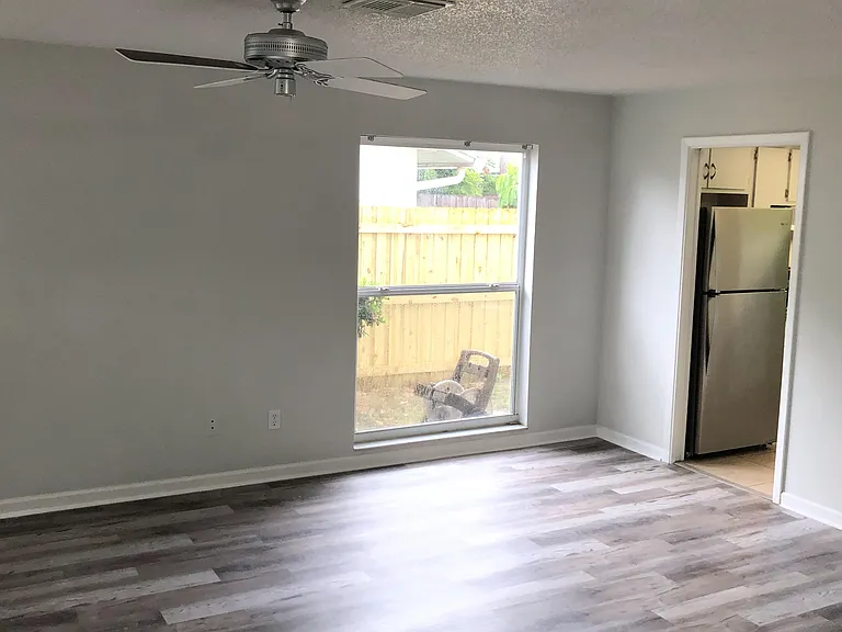 2378 Covington Dr — Photo 6