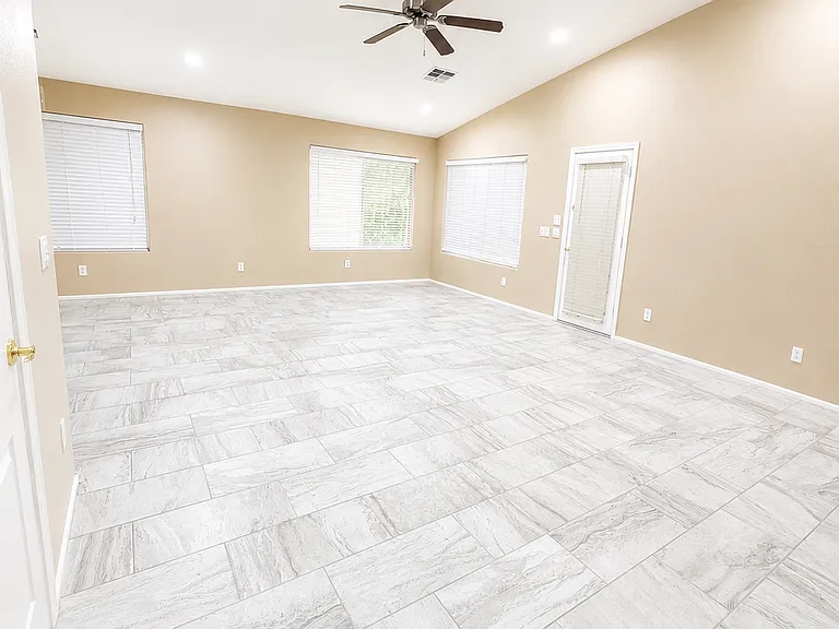 4631 E Torrey Pines Ln — Photo 14