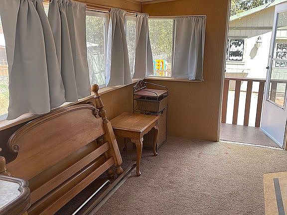 Studio Arizona room