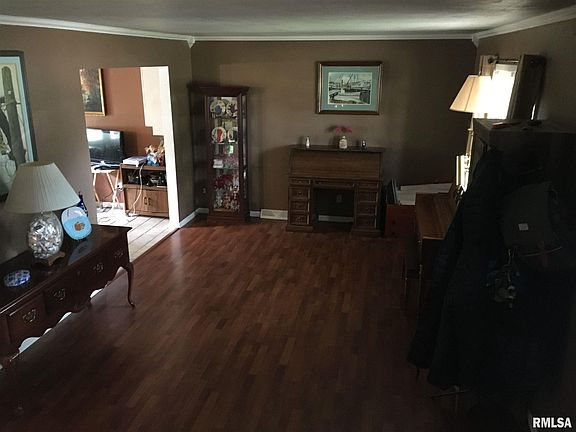 4th image of 2408 Eastview Dr