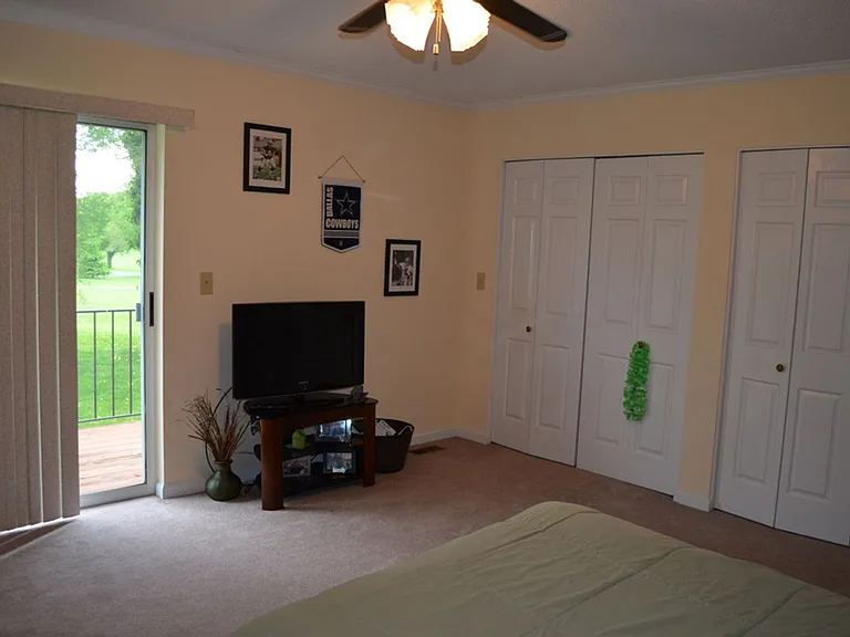 213 Pelham Dr — Photo 12