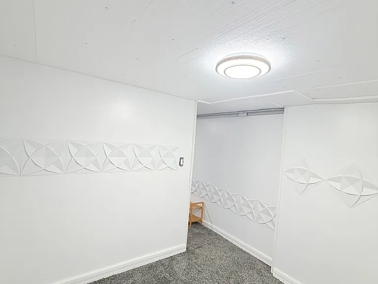 4259 W Kamerling Ave — Photo 6