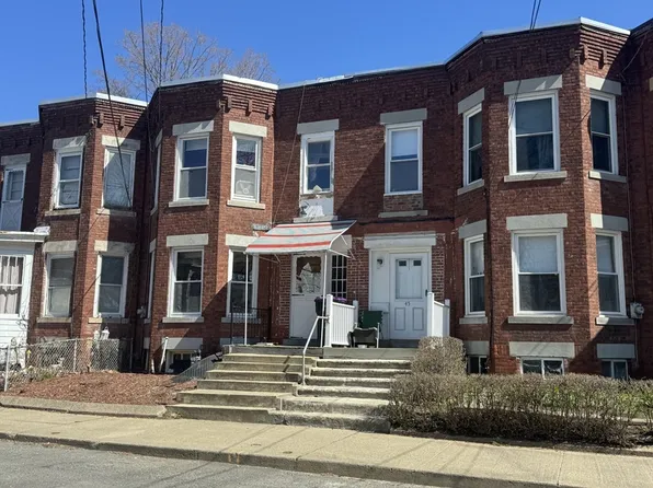 47 Davis St, Holyoke, MA 01040