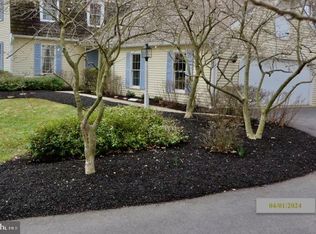 2 Timber Brook Dr, Quakertown, PA 18951