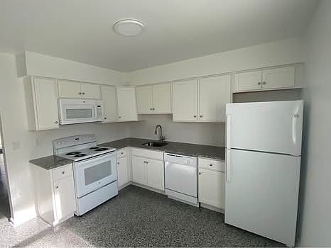 1st image of 13 Doris Dr #C