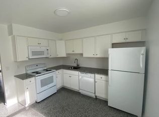 13 Doris Dr #C, Elkton, MD 21921