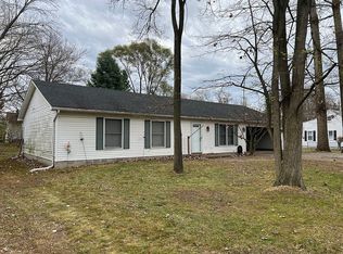 21316 Rensselaer St, Farmington Hills, MI 48336