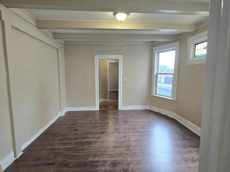 314 William St — Photo 9