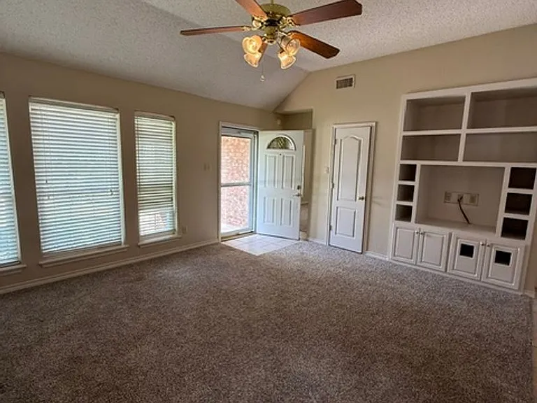 1097 Lytle Creek Dr — Photo 3