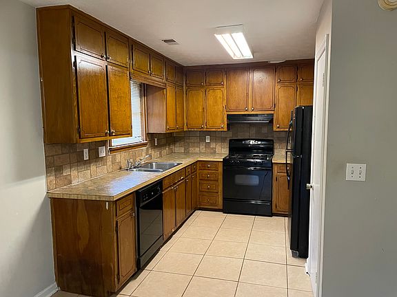 4th image of 1351 Providence Way