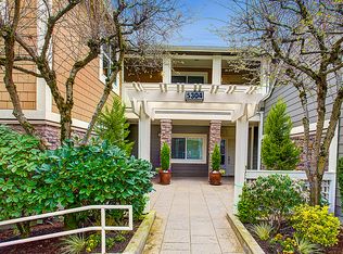 5304 Lake Washington Blvd NE UNIT D, Kirkland, WA 98033
