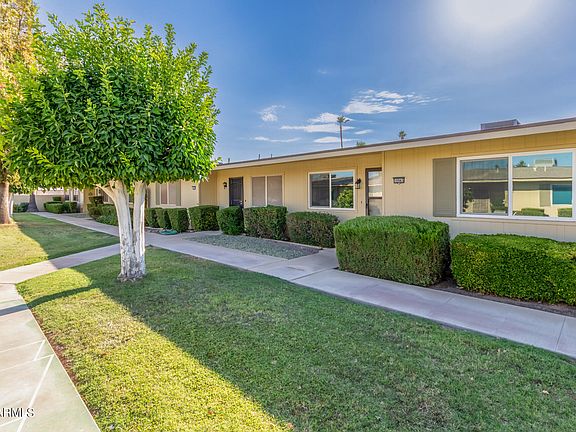 3rd image of 10943 W SANTA FE Drive