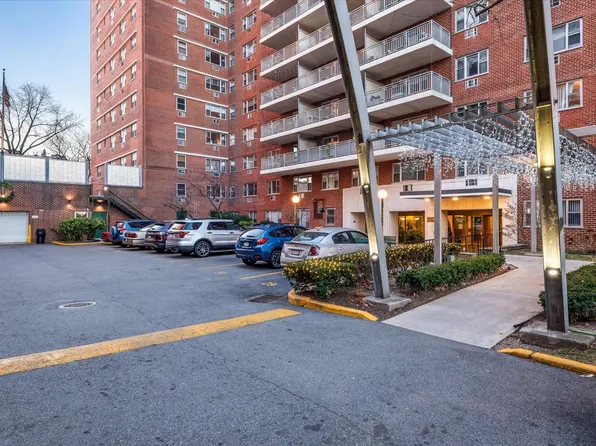 52-30 39 Drive #12E, Woodside, NY 11377