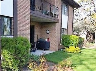 2213 Wharf Dr APT 401, Woodridge, IL 60517