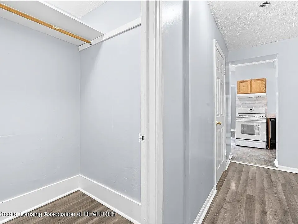 3 bed, 960 sqft, $1,375 — Photo 4