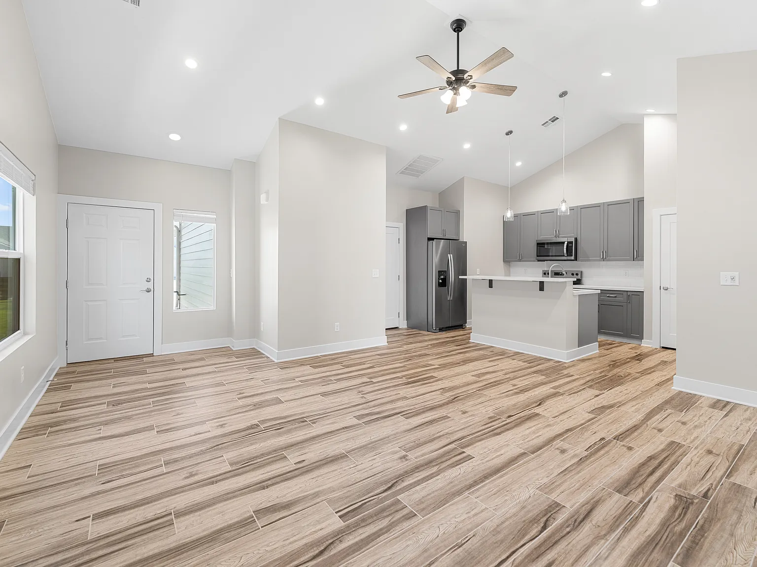 2 bed, 1071 sqft, $1,800 — Photo 4