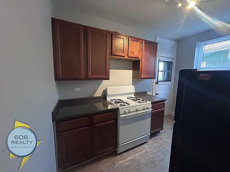 7340-50 N. Damen Ave — Photo 5