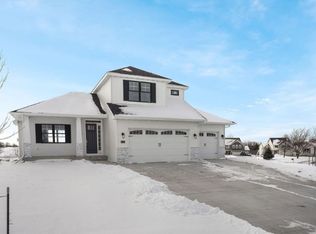 1125 Ivy Way, Faribault, MN 55021