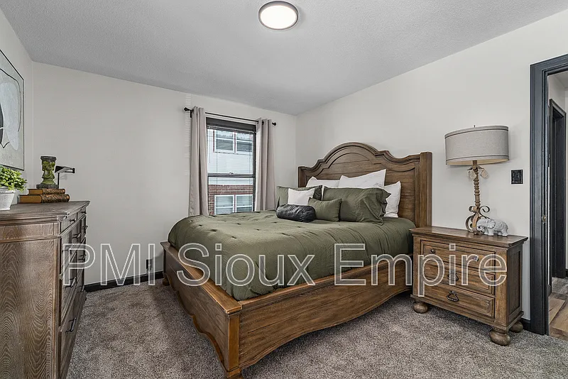 1 bed, 1.0 bath, 900 sqft, $1,100 — Photo 2